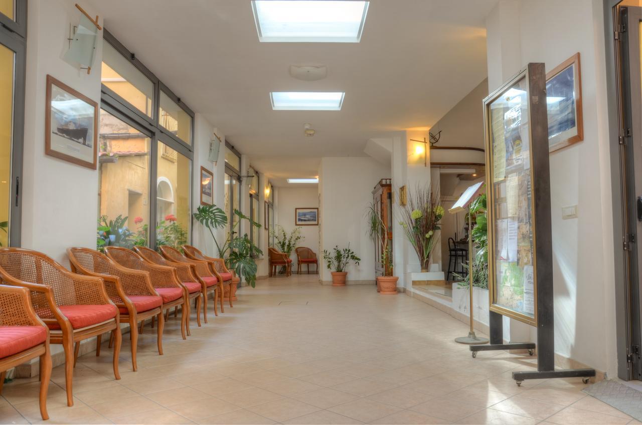 Lina Hotel 3*